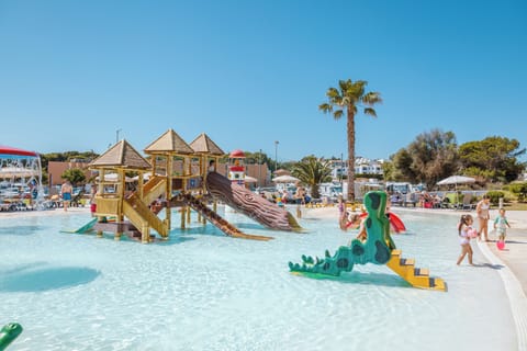 3 outdoor pools, open 9:00 AM to 7:00 PM, pool umbrellas, sun loungers