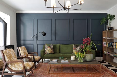 32-inch LCD TV with satellite channels, TV