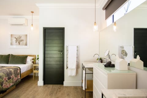 Luxury Room, Garden Area | Bathroom | Shower, designer toiletries, hair dryer, towels