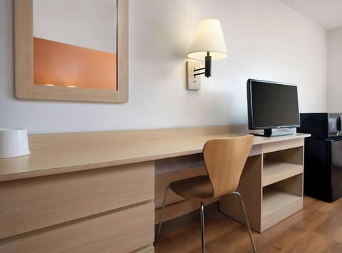 Desk, blackout drapes, free WiFi, bed sheets