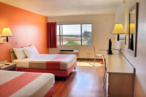 Desk, blackout drapes, free WiFi, bed sheets