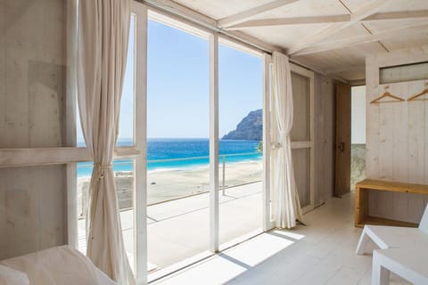 Suite, Sea View | In-room safe, desk, blackout drapes, rollaway beds