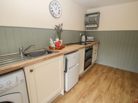 Fridge, dishwasher, electric kettle, toaster