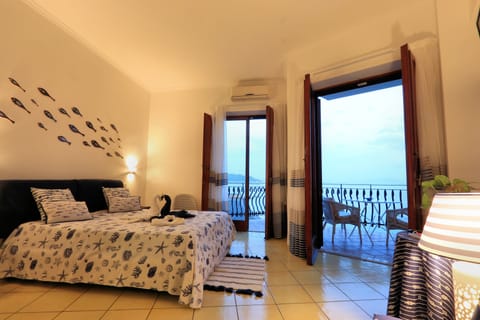 Romantic Studio Suite, Balcony, Sea View | Free WiFi
