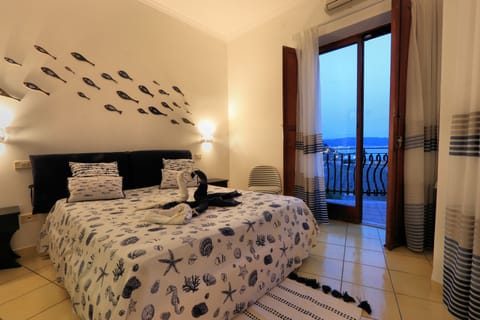 Romantic Studio Suite, Balcony, Sea View | Free WiFi