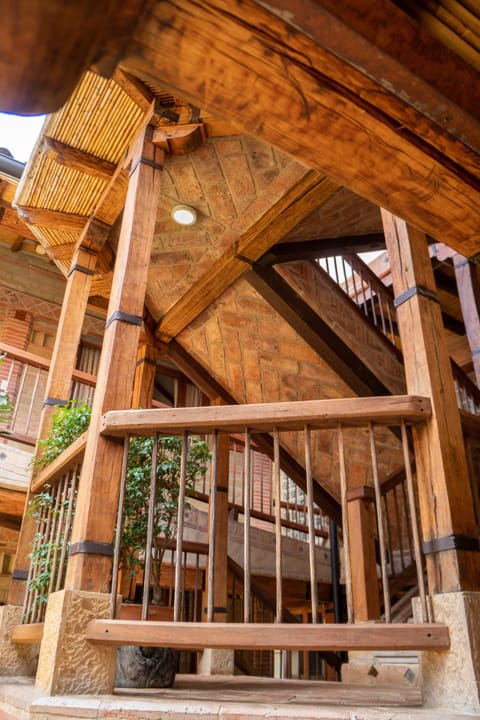 Handrails in hallways