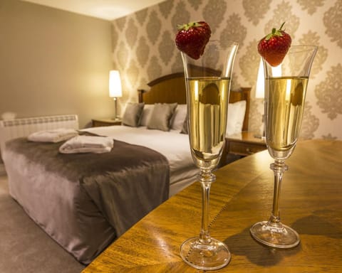 In-room safe, desk, iron/ironing board, free WiFi