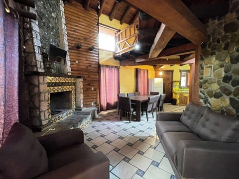 Cabin, 3 Bedrooms, Fireplace | Living area | Plasma TV, fireplace