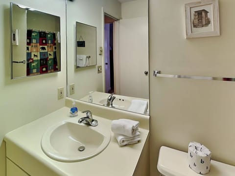 Studio (2 Bedrooms) | Property amenity