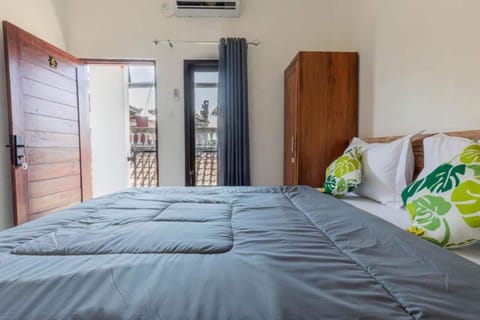 Basic Double Room | Minibar, desk, soundproofing, free WiFi