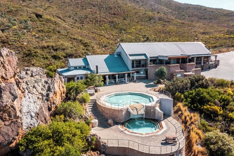 Indoor pool, 4 outdoor pools