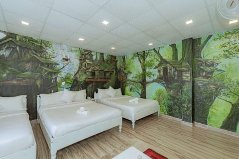 Family Triple Room, Multiple Beds | Desk, free WiFi, bed sheets