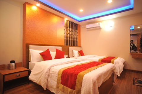 Deluxe Triple Room | Hypo-allergenic bedding, minibar, in-room safe, individually decorated