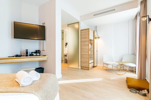 Superior Double Room | Premium bedding, down comforters, in-room safe, desk