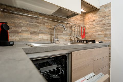 Comfort Studio | Private kitchen | Full-size fridge, microwave, stovetop, dishwasher