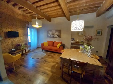 Apartment, 1 Bedroom, City View | Living area