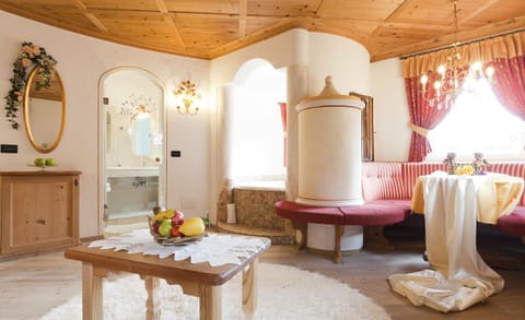 Down comforters, desk, soundproofing, free WiFi