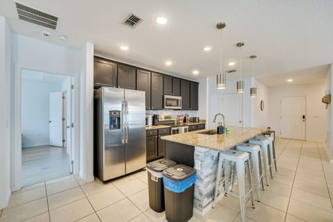 House (3 Bedrooms) | Interior