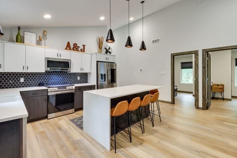 House (3 Bedrooms) | Interior