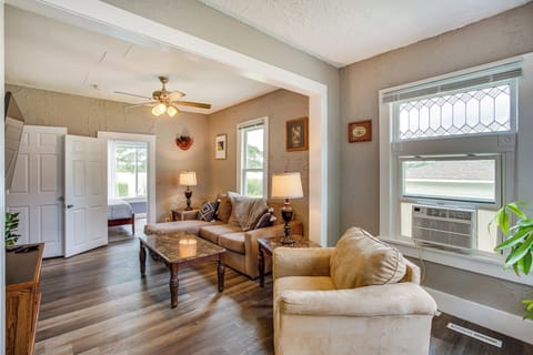 House (2 Bedrooms) | Interior