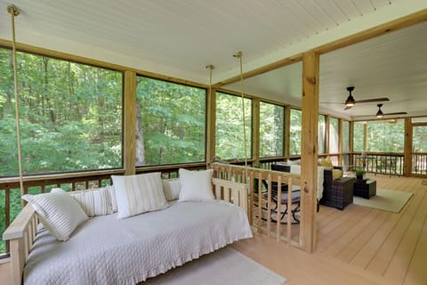 House (5 Bedrooms) | Interior