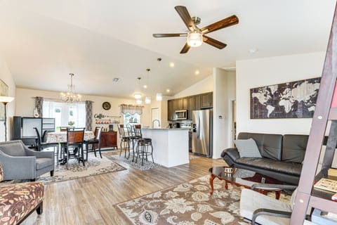 House (3 Bedrooms) | Interior