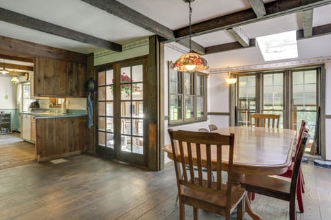 House (5 Bedrooms) | Interior