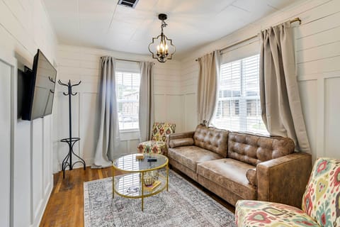 Apartment (2 Bedrooms) | Front of property