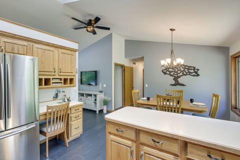 House (2 Bedrooms) | Interior