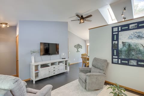 House (2 Bedrooms) | Interior