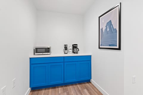 Deluxe Room | Coffee and/or coffee maker