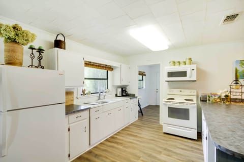 Cottage (2 Bedrooms) | Interior