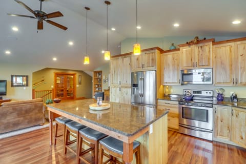 House (3 Bedrooms) | Interior