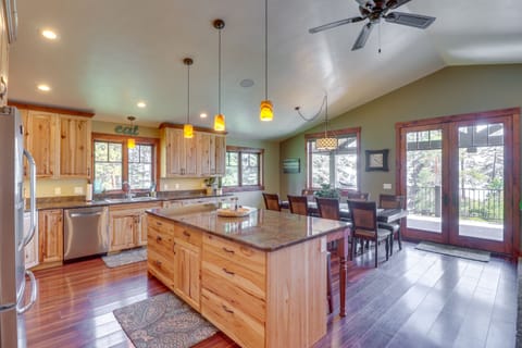 House (3 Bedrooms) | Interior