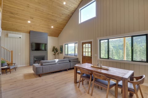 House (2 Bedrooms) | Front of property