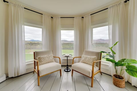 House (6 Bedrooms) | Interior