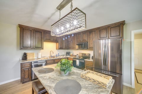 House (2 Bedrooms) | Interior