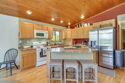 House (2 Bedrooms) | Interior