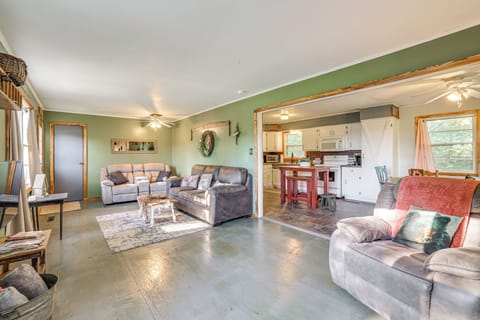 House (2 Bedrooms) | Interior