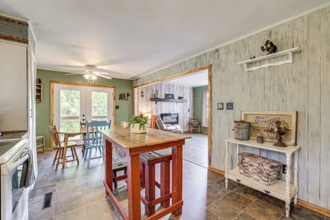 House (2 Bedrooms) | Interior