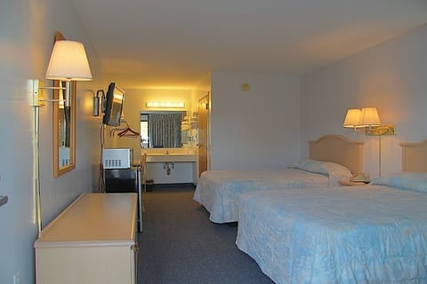 Double Room, 2 Queen Beds | Free WiFi, bed sheets