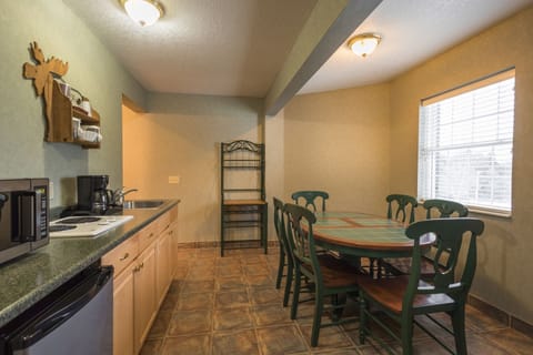 Suite, 2 Bedrooms, River View | Free WiFi, bed sheets