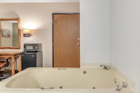 Iron/ironing board, rollaway beds, free WiFi, bed sheets