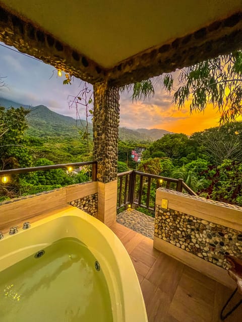 Deep soaking bathtub