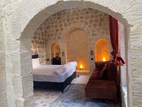 Deluxe Room, Multiple Bedrooms, Non Smoking | Desk, laptop workspace, free WiFi, bed sheets
