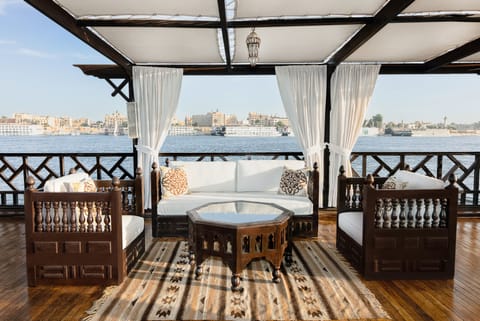 Sundeck