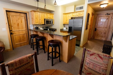 Condo, 1 Bedroom | Private kitchen | Fridge, oven, toaster