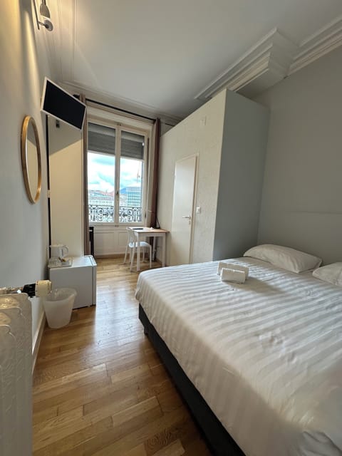 Standard Room, 1 Twin Bed | In-room safe, individually decorated, individually furnished