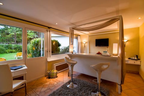 Standard Double Room, Terrace, Garden View | Hypo-allergenic bedding, minibar, in-room safe, desk