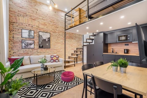 Deluxe Apartment, 1 Bedroom | 1 bedroom, bed sheets